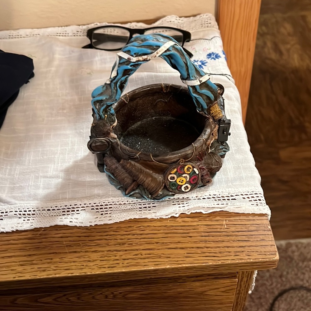 Sewing accessory holder